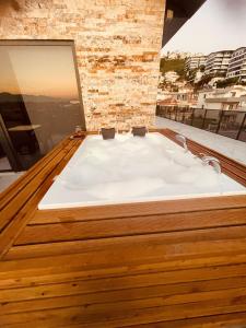 Skyfall 3 villa Quiet, close to the city, with a private pool and a Jacuzzi on the terrace