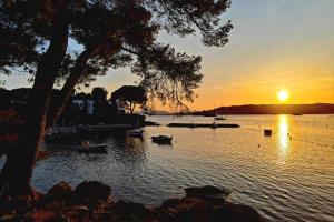 Your comfy stay in Juan-les-Pins beach & parking