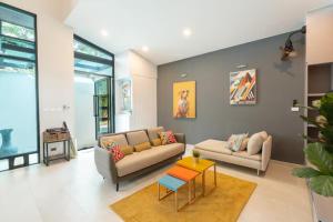 Bang Tao 4BR Fam Villa with Pool plus Gym and Restaurant
