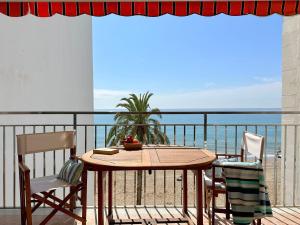 La mar en calma - Calafell platja