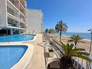 La mar en calma - Calafell platja