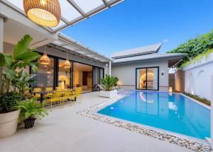 The Glorious - Stunning Designer 4BR 350 sqm oasis