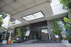 Loji Hotel