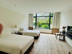Hotel Sân Golf West Lakes - Khách sạn Hậu Nghĩa