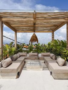 Casa Cemagi - Designer Villa with Gym & Rooftop Lounge