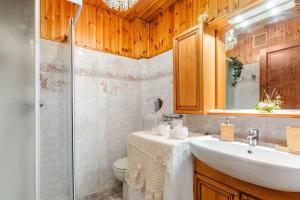 Imperial Elegance in Courmayeur City Center