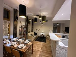 Central Golden Apartment