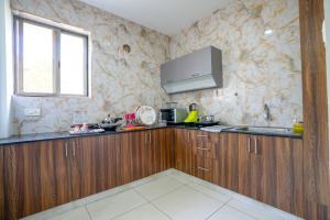 Diamond Suites Service Apartment