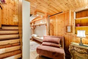 Imperial Elegance in Courmayeur City Center