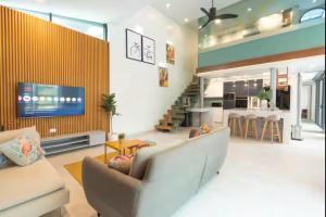 Bang Tao 4BR Fam Villa with Pool plus Gym and Restaurant