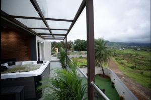 Evara Sky Jacuzzi Villa