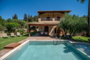 Villa Nipos by PosarelliVillas