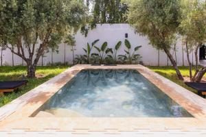 luxe aux portes de marrakech pool and atlas