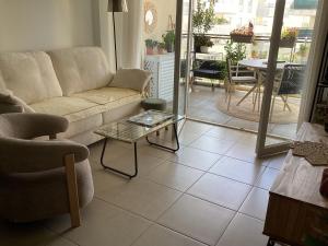 T2 climatisé proche mer avec piscine
