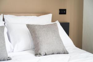 Piazza Pertini Rooms