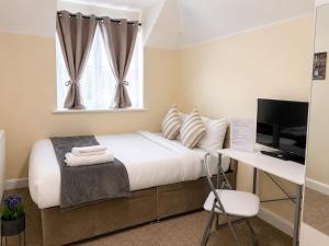 The Bluewater Retreat Sleeps 6 Free Parking Brands Hatch