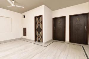 FabHotel Blue Prime - Nr Suvira Hospital