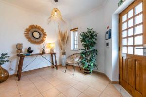 Villa Monte das Oliveiras with Private Pool