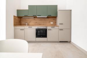 Parisian-Style Belle Etage - Two Spa Bathrooms