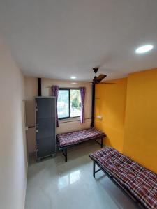 UrbanPG&Hostel Boys Only