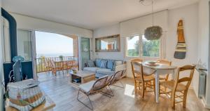 Panoramic Sea Views