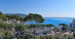 Panoramic Sea Views