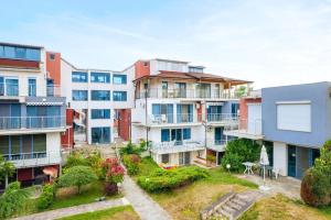 5 min walk from the beach 3