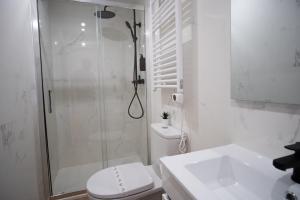 Estudio 3 Juan Boscan Madrid Hot Tub & Arcade