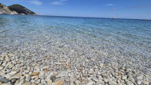 ELEGANTISSIMO APPARTAMENTO DIRETTAMENTE SUL MARE SPIAGGIA LE GHIAIE 6 posti letto