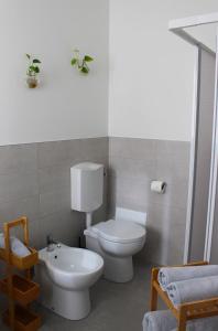 Isaccos Room - Pet-Friendly Studio Apartment near Alba