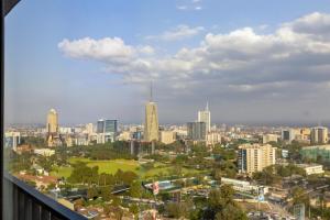 Altura Residences, 26th floor with rooftop pool , City views, Ngonghills View