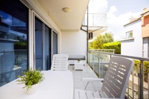 5 min walk from the beach 2