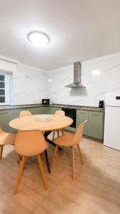 A casa dos avós - Spacious house with garage in Noia
