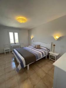 Coqueto apartamento con piscina en Calan Blanes