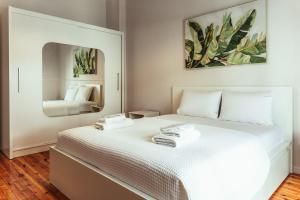 Iconic Luxury Apartment Agia Sofias square