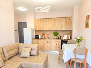 Apartment by the Sea in Golem 095