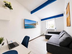 HomeHolidaySanremo - Palace