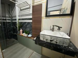 Relaxing 3BR Near Beach, Nice City View