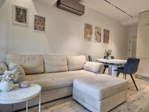 Apartment Marbél - Designer Retreat with FREE parking