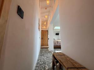 Mediterranes Hafen-Loft in Moraira mit spektakulärer Dachterrasse direkt am Meer