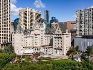 Fairmont Hotel Macdonald