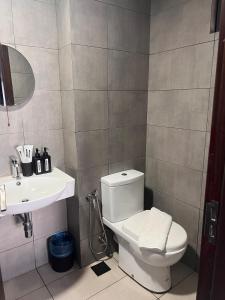 K Avenue Moon Suite