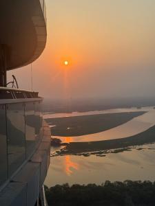 Sienna Suite - Panoramic Views, Supernova, Noida