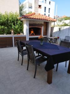 Lela Apartments