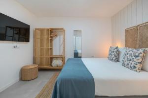 Cozy Apartment Rental in Guargacho, Tenerife - Perfect Getaway
