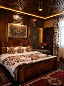 Dilnaaz Group Of Houseboats