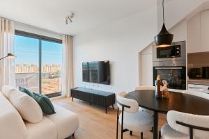 Marina Real III Penthouse - by Welcomely
