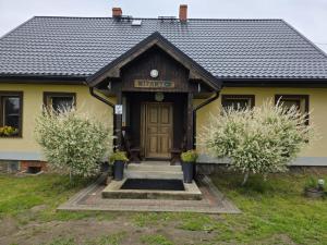PRZYSTANEK nowEKOprzywno - Żółty Domek Pod Kasztanem