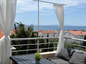 Apartment Ana - Sea View Rooftop, Novalja