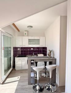 Apartment Ana - Sea View Rooftop, Novalja